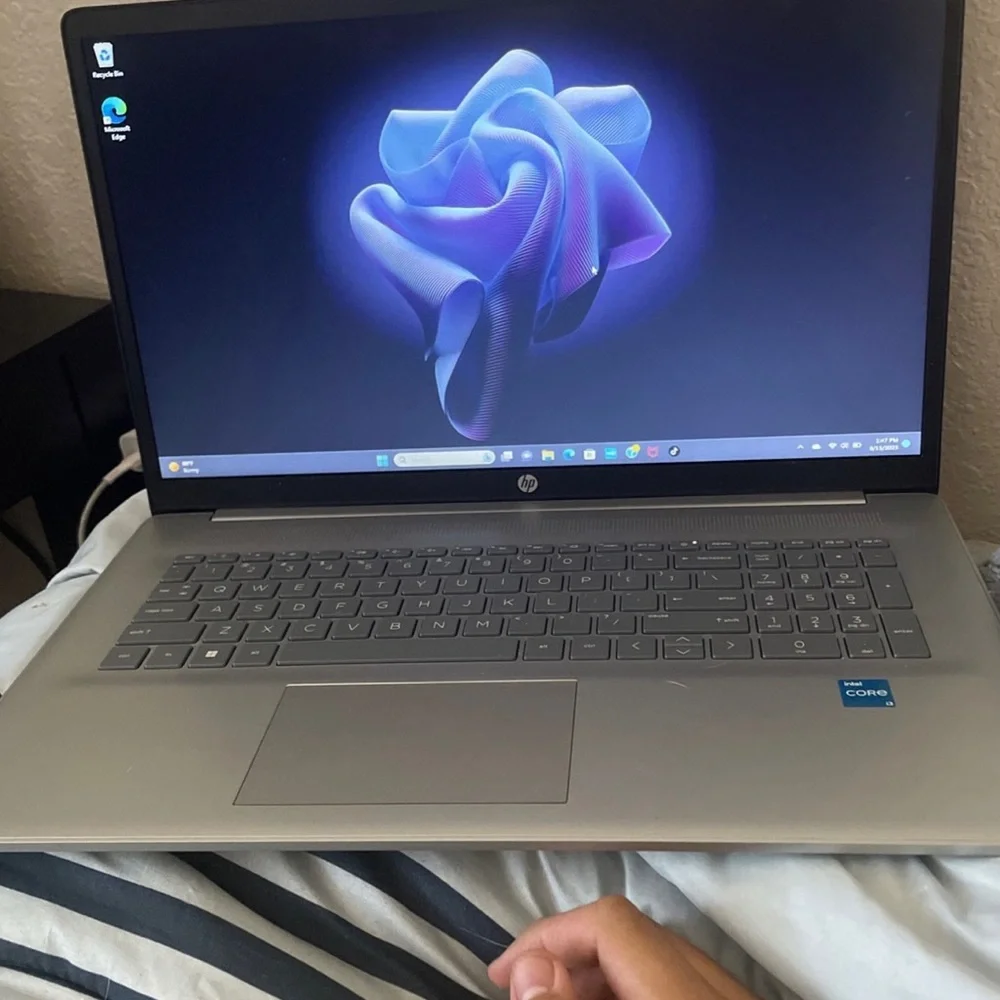 HP 15.6 Laptop, intel core i3-1115G4, 8GB Ram, 256 Gb SSD, Windows 11
